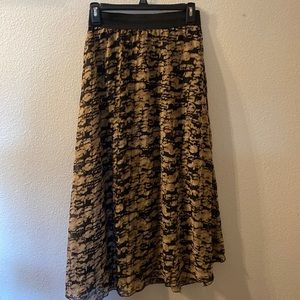 Lavish maxi skirt size small